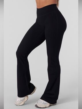 YoungLA Luna Ribbed Flare Leggings